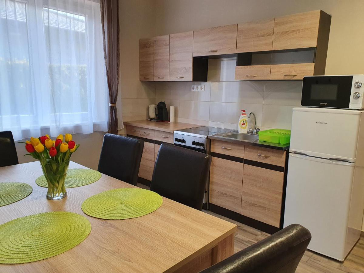 Flamingo Apartment Sárvár Esterno foto