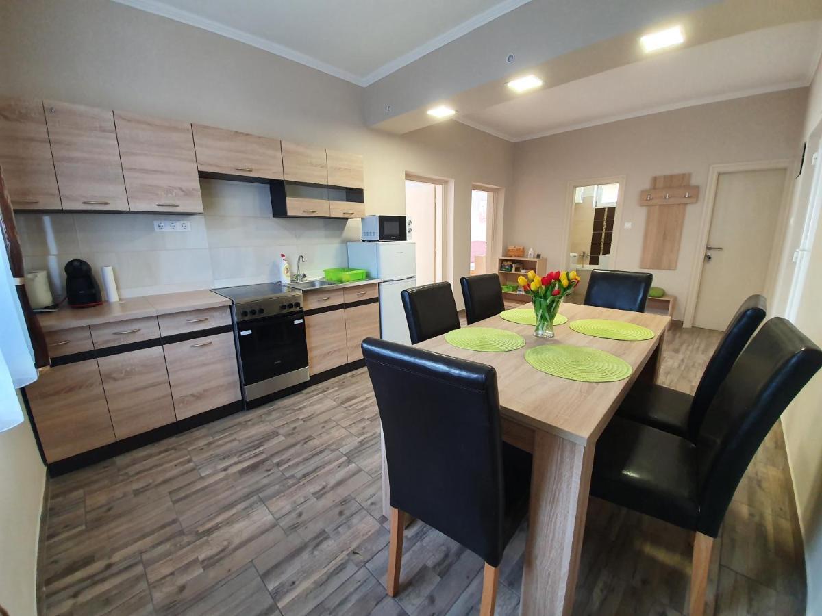 Flamingo Apartment Sárvár Esterno foto